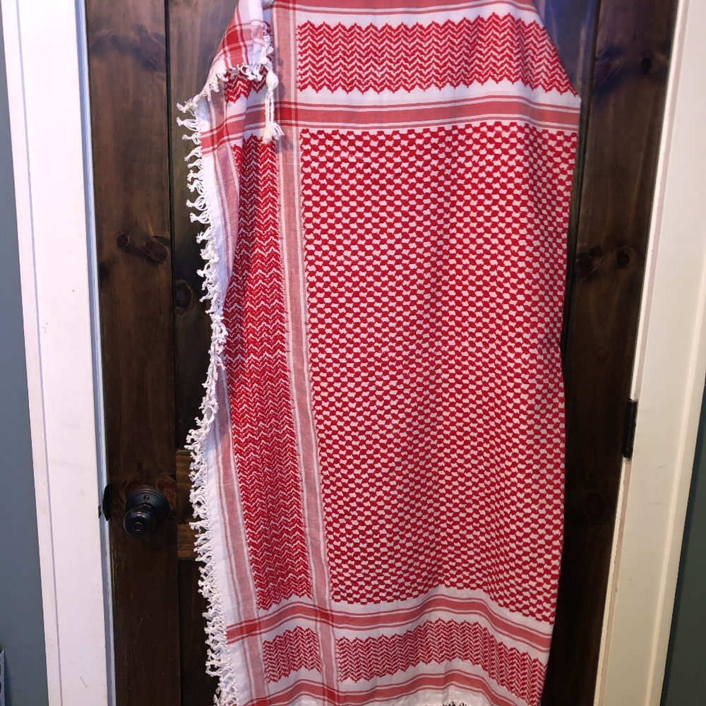 Hatta Keffiyeh Red on White Headdress